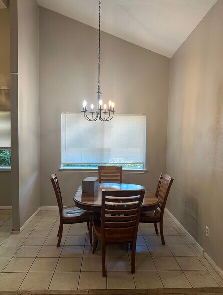 Building Photo - 14919 Four Winds Dr