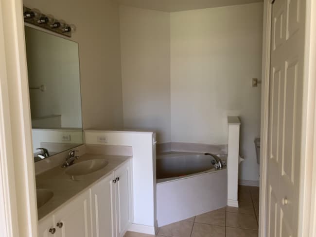 Building Photo - 4280 Avian Avenue