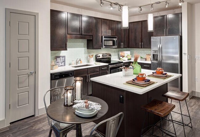 Building Photo - Hello Movie House, Hello 1 Bed Apartment