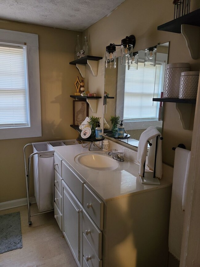 Building Photo - 436 Wrights Mill Rd