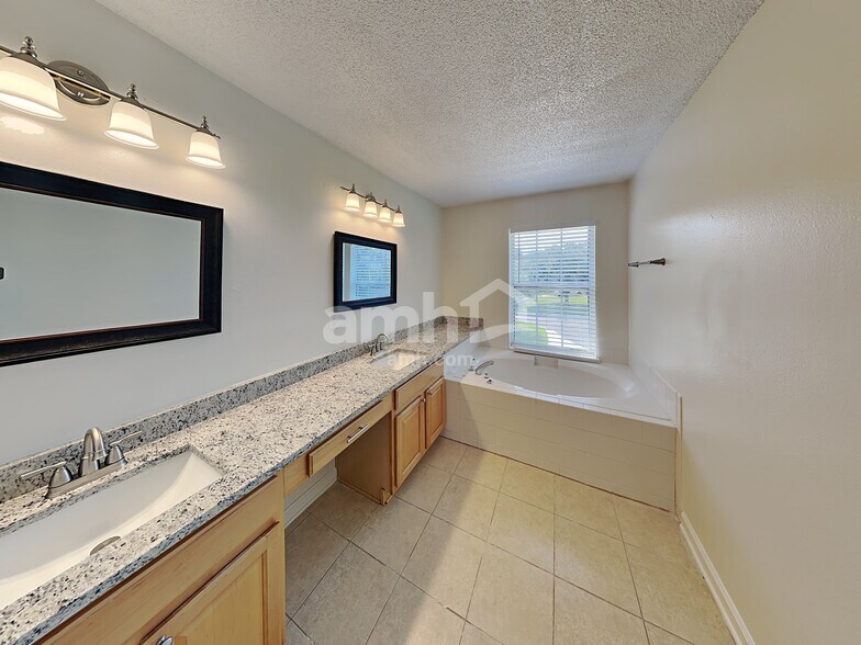 Building Photo - 901 Autumn Green Ct