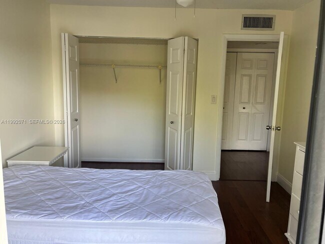 Building Photo - 8810 SW 132nd Pl