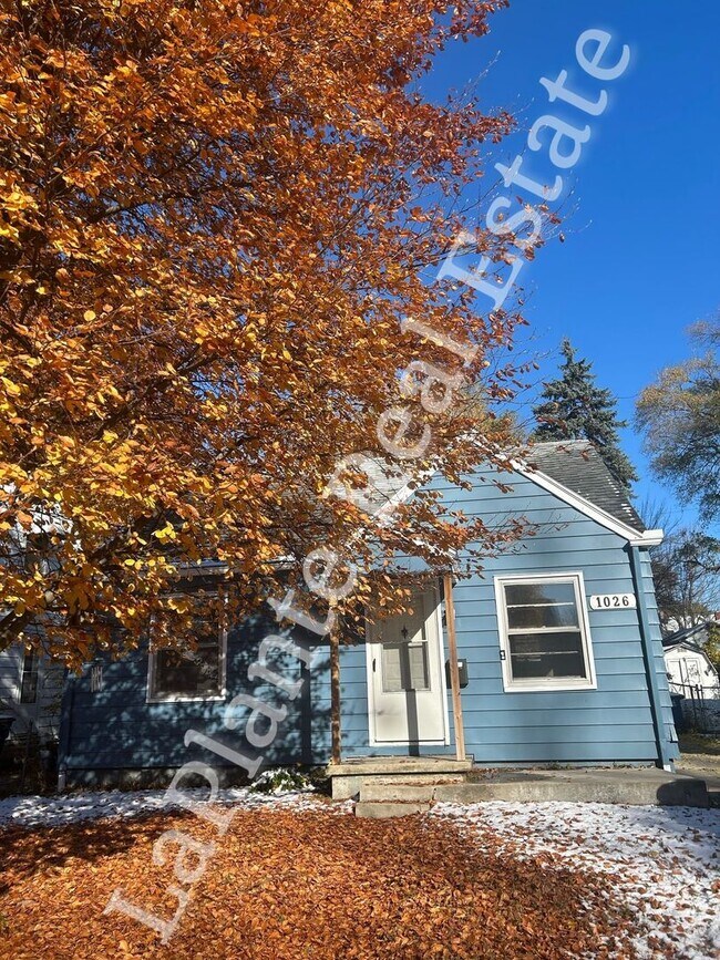 Primary Photo - Charming 2-Bedroom Home in West Toledo – Updated and Move-In Ready!