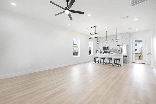 Building Photo - 25206 Sausalito Dr