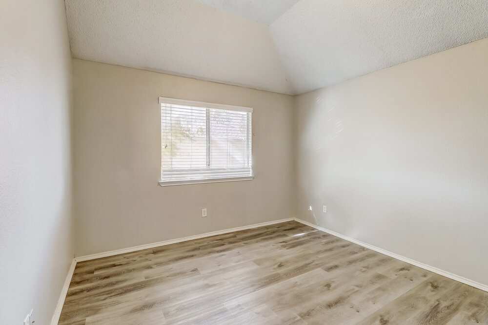 Building Photo - 1511 Springwood Dr