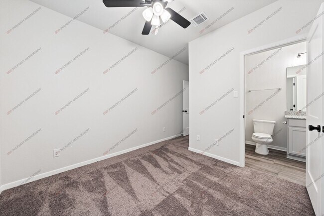 Building Photo - 2808 Fox River Dr