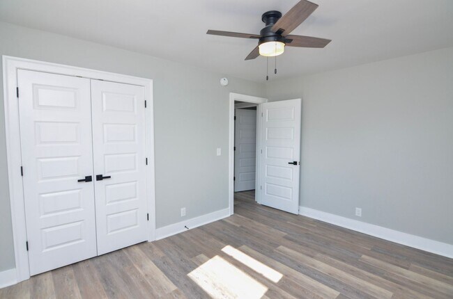 Building Photo - 2506 Halls Hill Pike