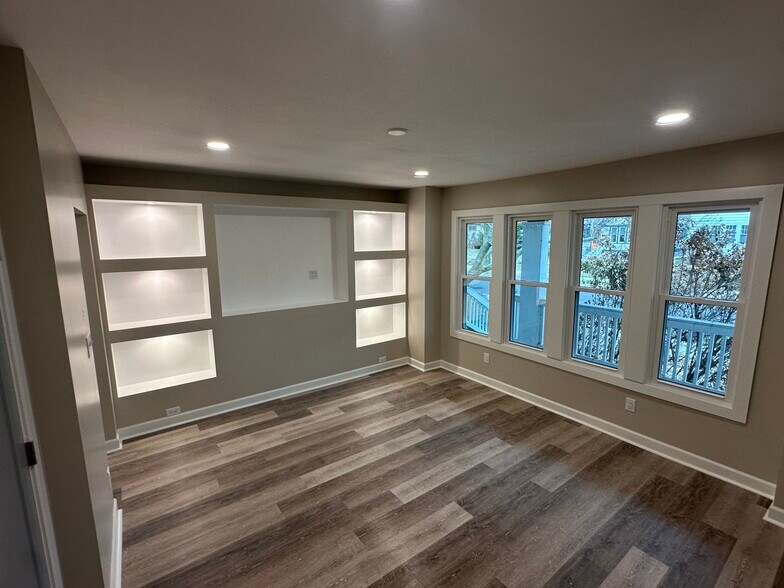 Building Photo - 3149 S Illinois Ave