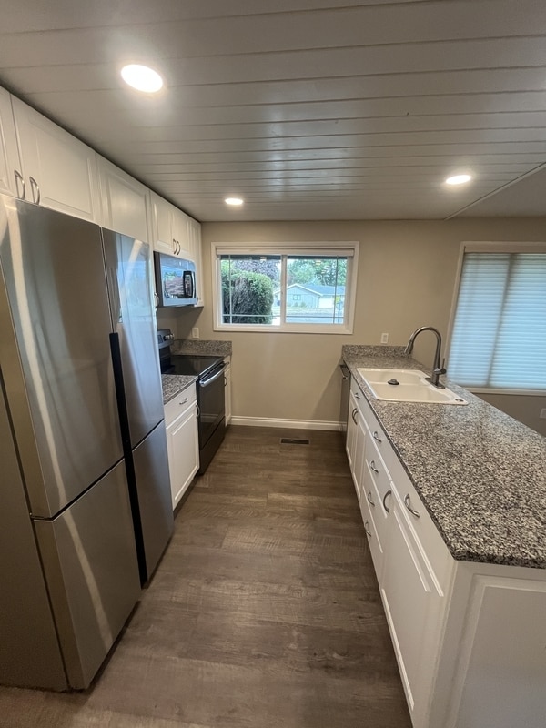 Building Photo - 841 Garden Dr