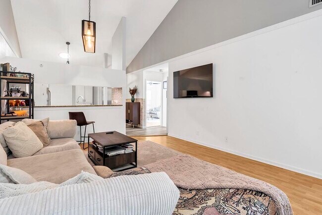 Building Photo - 416 Buttonwood Pl