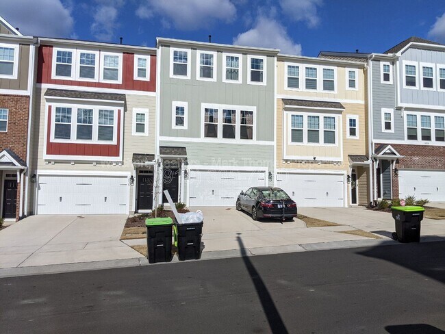 Building Photo - 1035 Manorhaven Dr