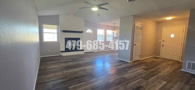 Building Photo - 117 Centerpoint Dr