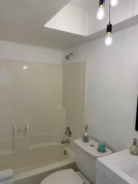 Building Photo - 7724 Tamara Lee Ct