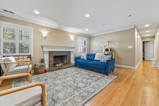 Building Photo - 641 Silver Rock Ln