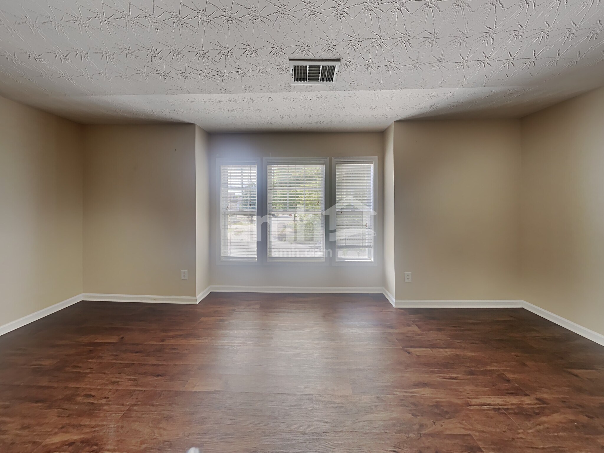 Building Photo - 311 Barberry Pl