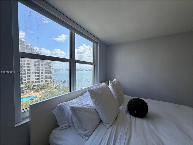 Building Photo - 770 Claughton Island Dr