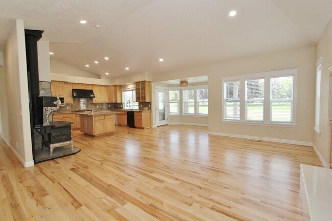 Building Photo - 4109 E Man O War Dr