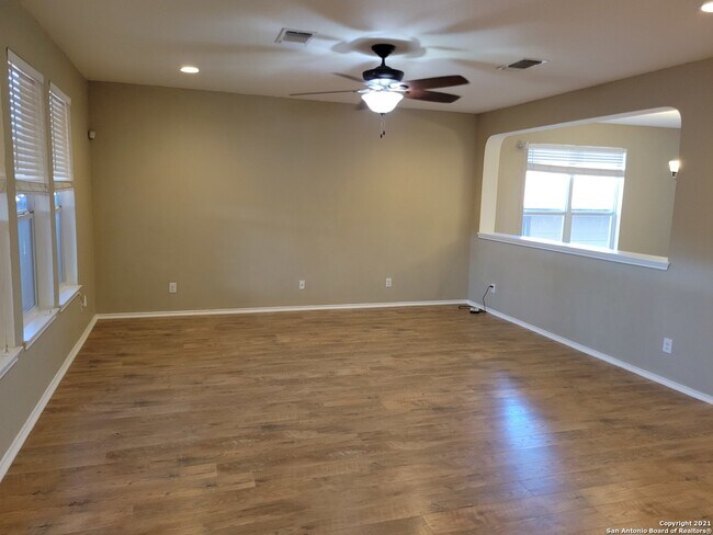 Building Photo - 10919 Fox Crest