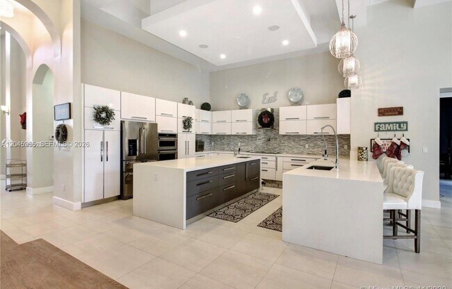 Building Photo - 12802 Grand Oaks Dr