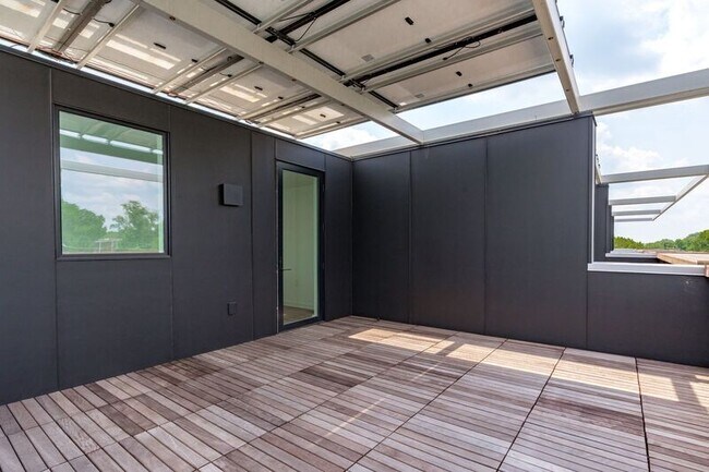 Building Photo - 511 S Bloodworth St