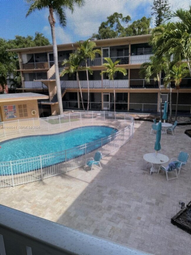 Building Photo - 1500 NE 127th St