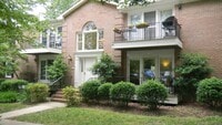 Building Photo - Charming Home in a classic Georgian-style architecture