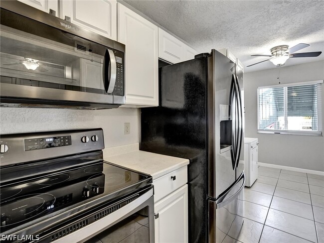 Building Photo - 4621 Bayshore Dr
