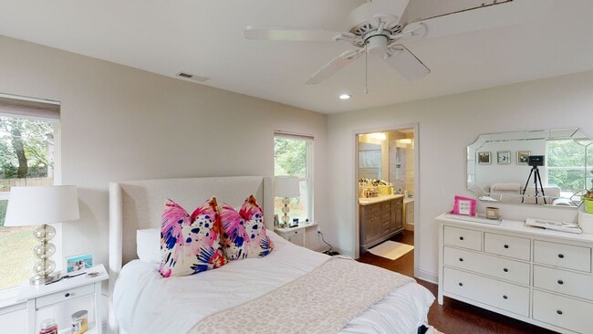 Building Photo - 1329 Mockingbird Ln