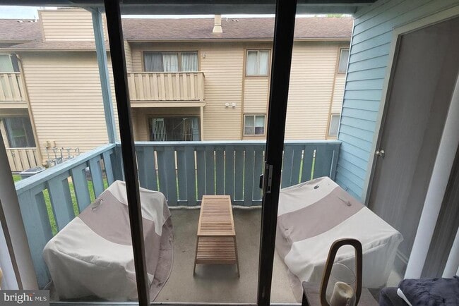 Building Photo - 407 Harrier Row