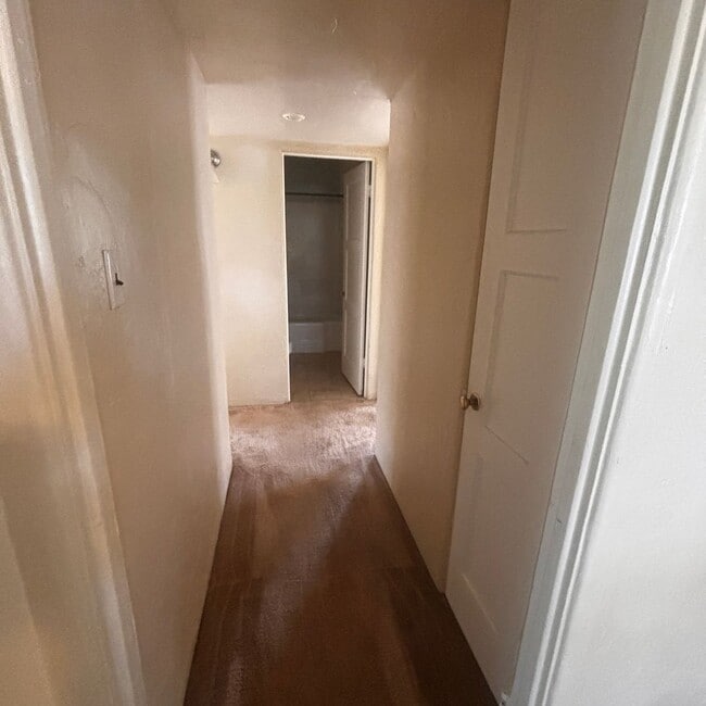 Building Photo - Cozy 2 bedroom 1 bath Tempe Home – Availab...