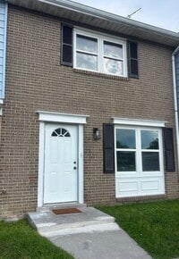 Building Photo - 5276 Mulberry Ct