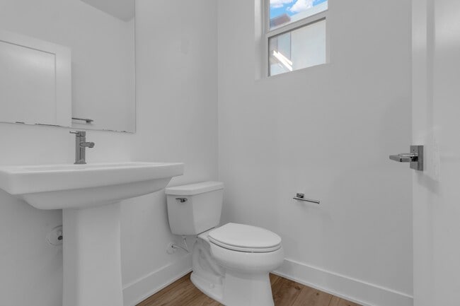 Building Photo - 2907 W Exposition Pl