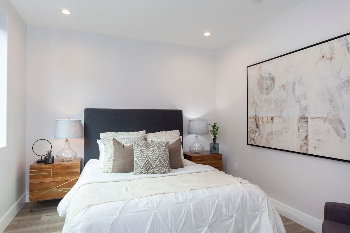 Building Photo - 1059 Elm Ave