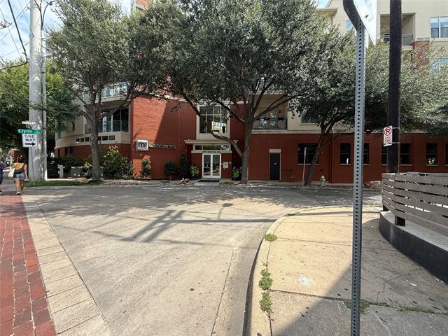 Building Photo - 2950 McKinney Ave