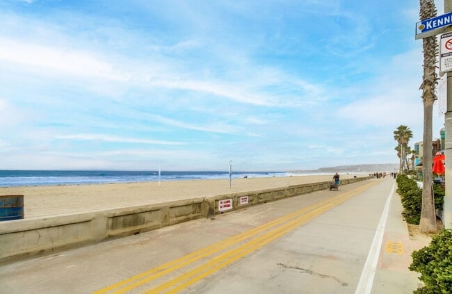 Building Photo - Price drop! Cozy Home Between Mission Beach and Mission Bay with Parking and Rooftop Deck!