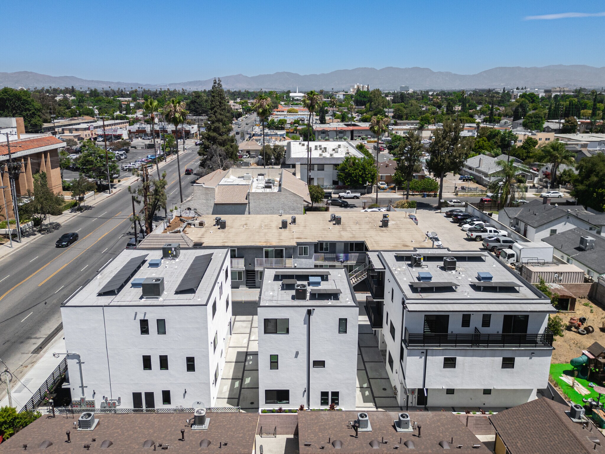 Building Photo - 6700 Kester Ave