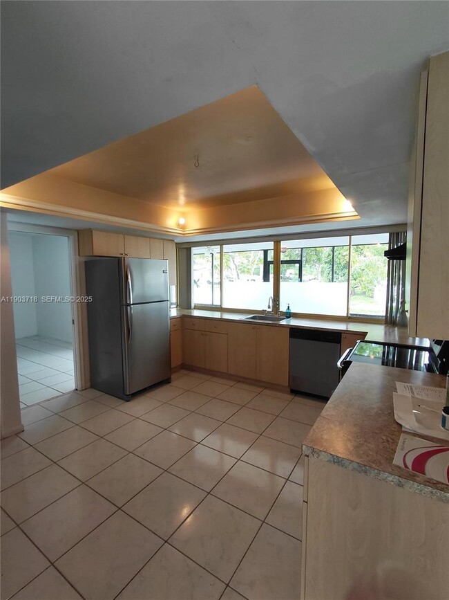 Building Photo - 5115 W Park Rd