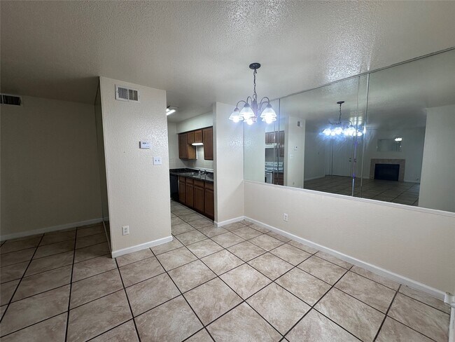 Building Photo - 9700 Leawood Blvd