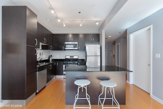 Kitchen - 225 S Sangamon St