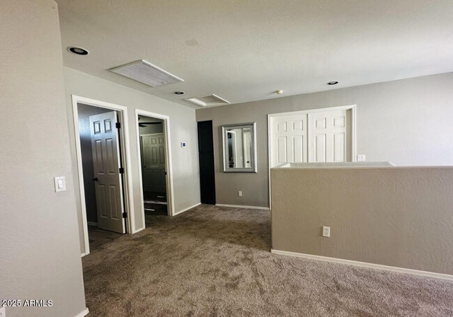 Building Photo - 90 W Beechnut Pl