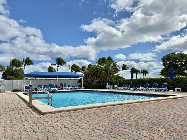 Building Photo - 800 SE 20th Ave