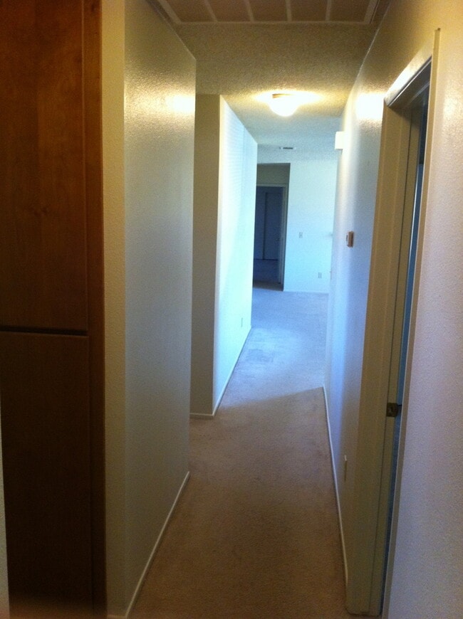 Building Photo - LOVELY 4 BEDROOM HOME IN APPLE VALLEY