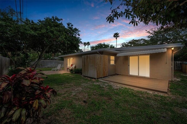 Building Photo - 253 Park Cir S