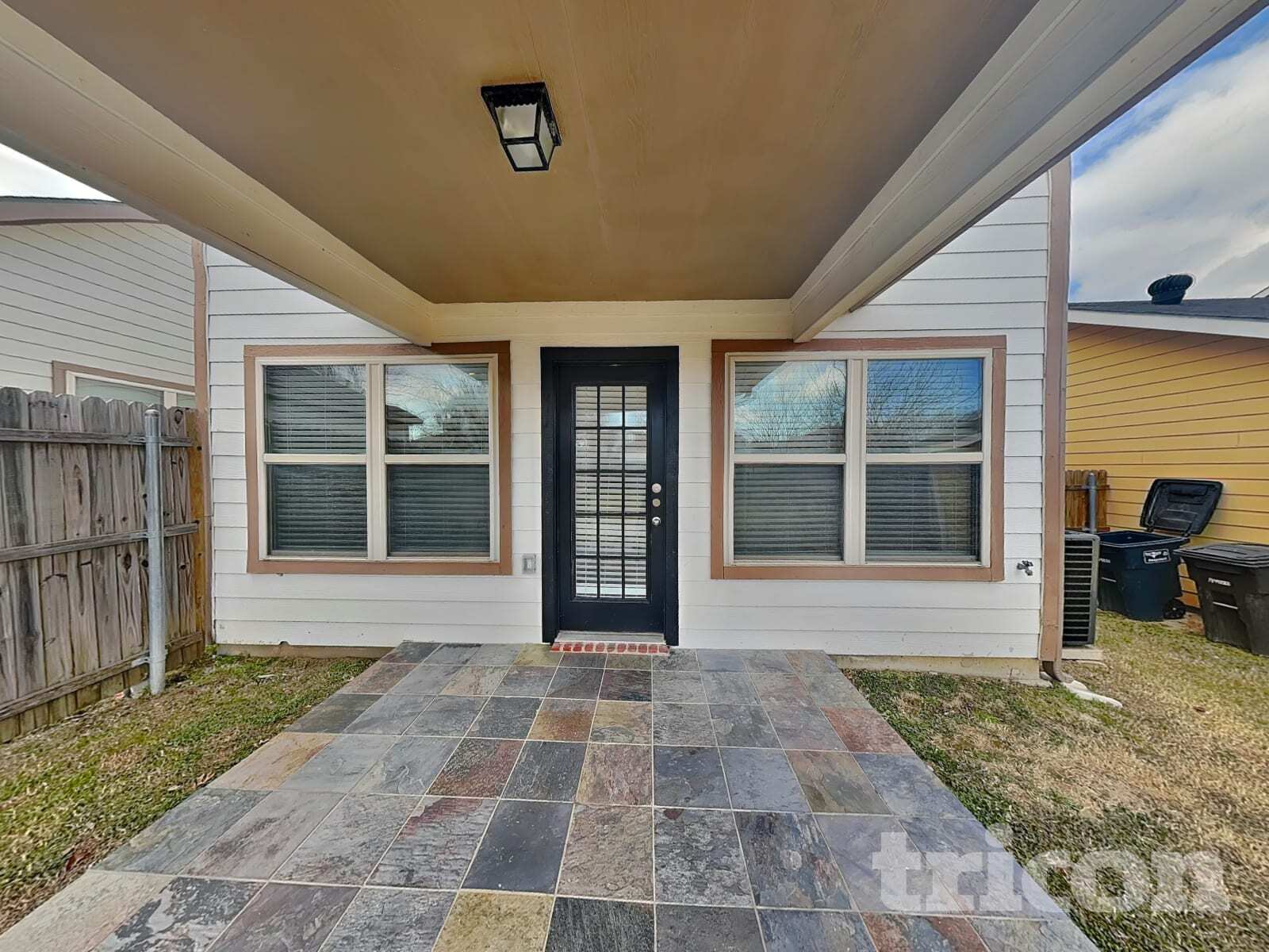 Building Photo - 851 Village Point Ln