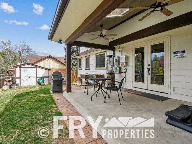 Building Photo - Spacious Five-Bedroom - Great For Entertaining