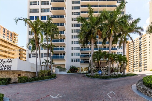 Building Photo - 3140 S Ocean Dr