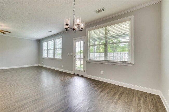 Building Photo - 445 Longmeadow Dr