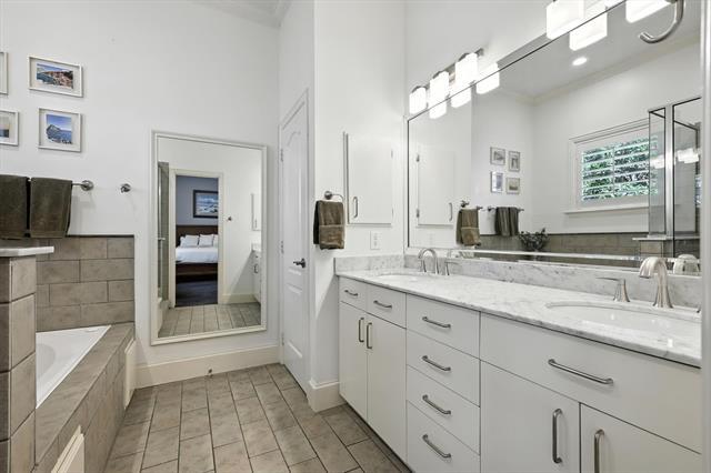 Building Photo - 1500 Pecos St