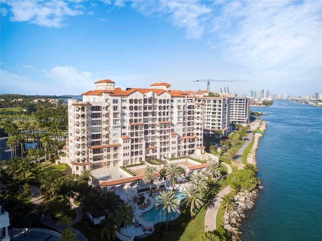 Building Photo - 7141 Fisher Island Dr