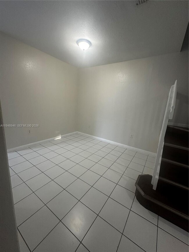 Building Photo - 2440 SE 14th Ave